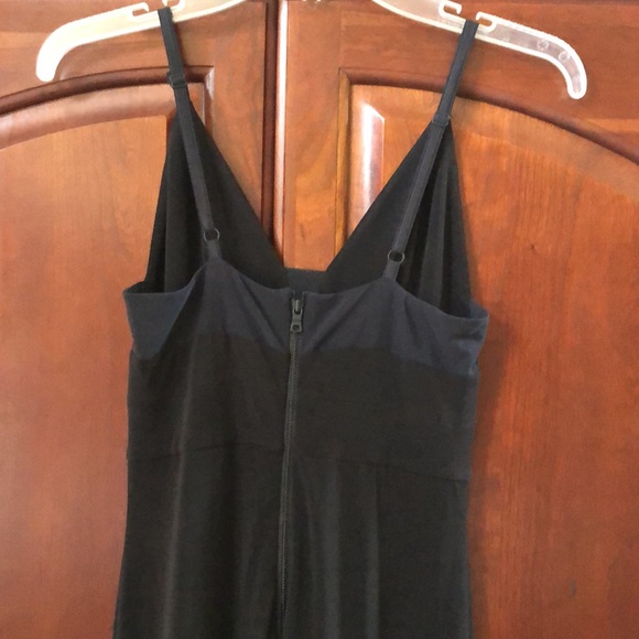 NWT ALICE + OLIVIA black maxi dress. Size 2. - Picture 6 of 8
